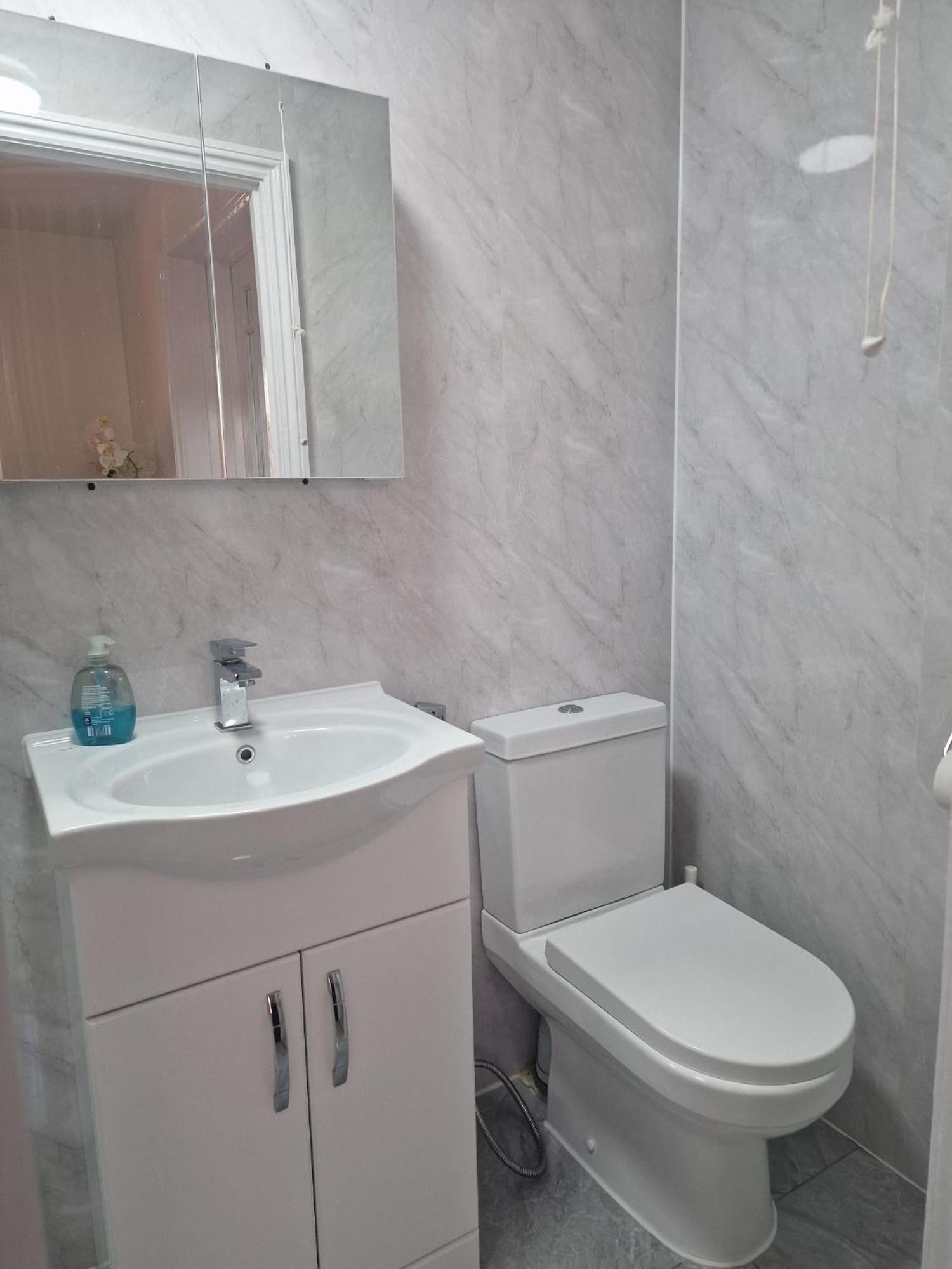Studio Flat On Straight Road, Harold Hill, Havering kerület Kültér fotó